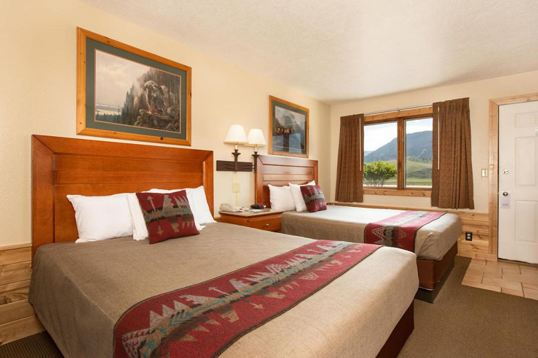 Flat-Creek-Inn-jackson-wyoming-02
